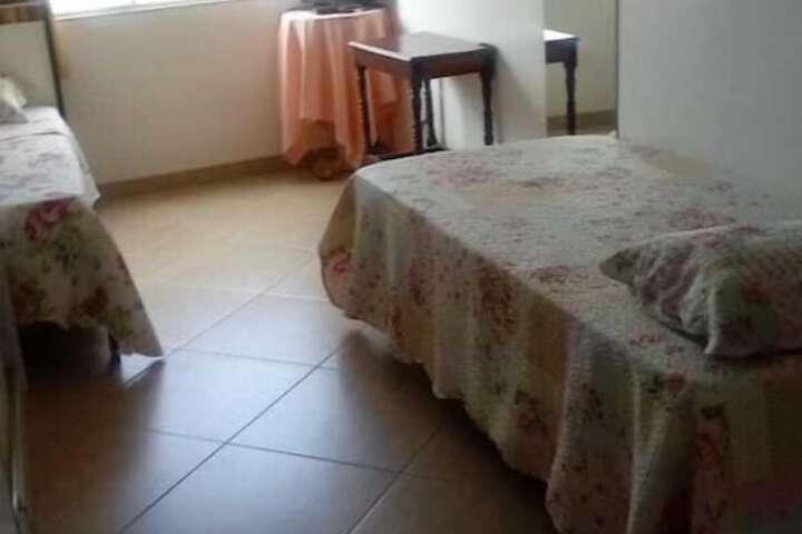 Room 6 of 9