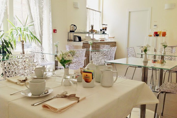 Breakfast/Coffee Service 21 of 27