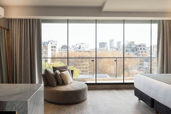 Room 25 of 38