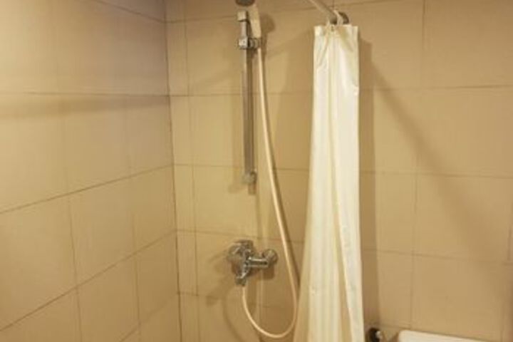 Room 2 of 31