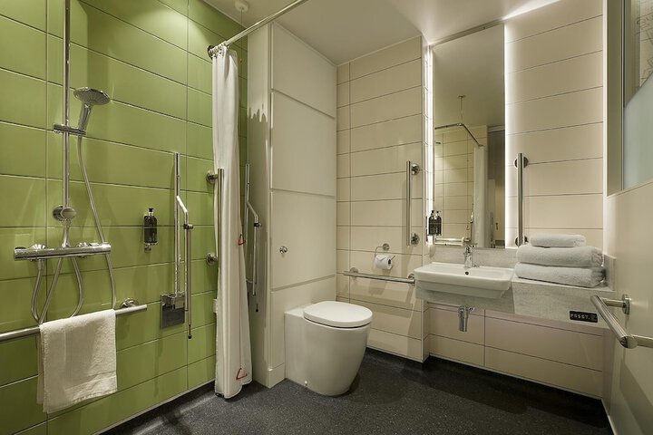 Room 9 of 31