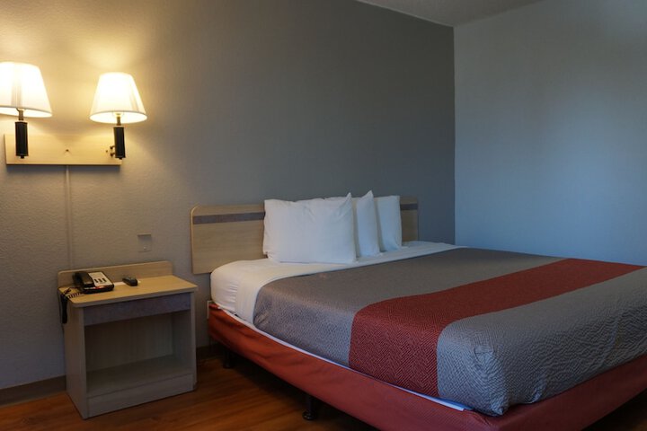 2 Queen Beds (6 of 7)