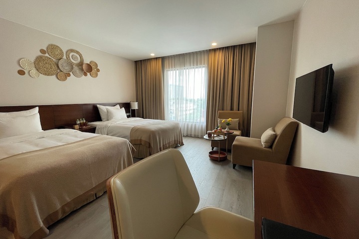 Room 8 of 145