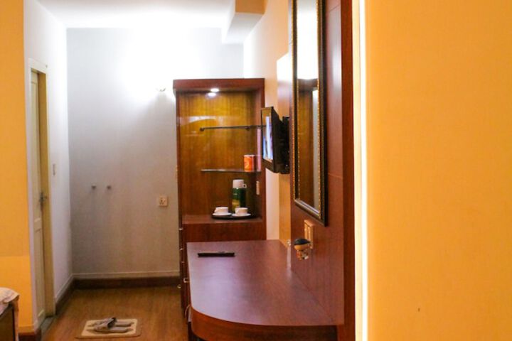 Room 16 of 32