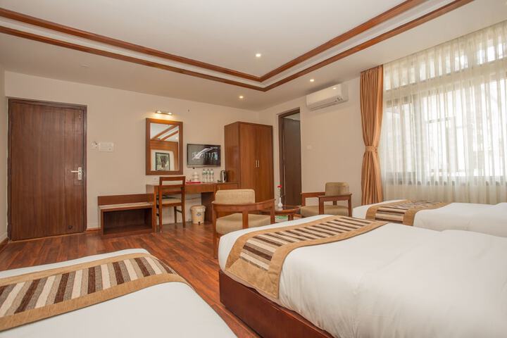 Room 8 of 76