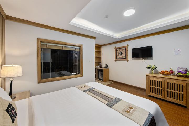 Room 53 of 122