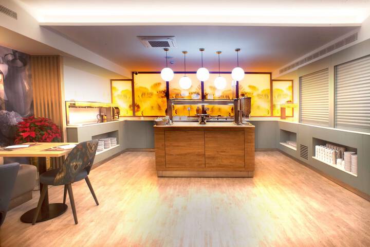Breakfast area