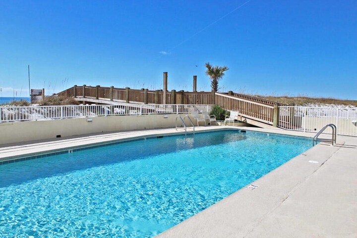 Pool 32 of 57