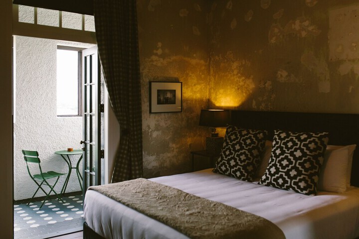Room 27 of 61