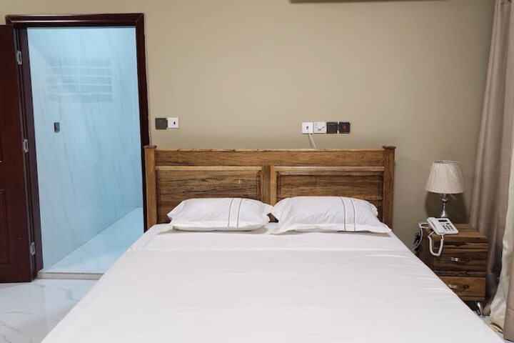 Room 7 of 17