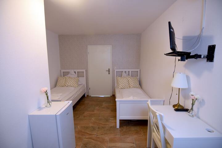 Room 25 of 46