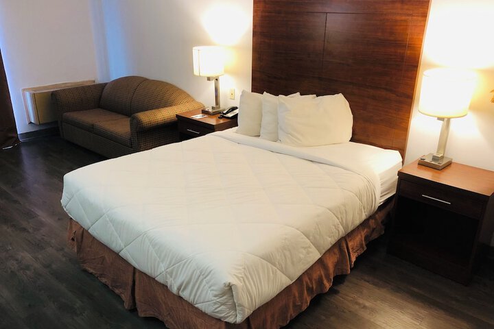 Room 10 of 35