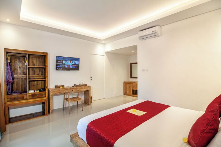 Room 7 of 32