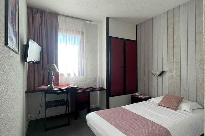 Room 3 of 30