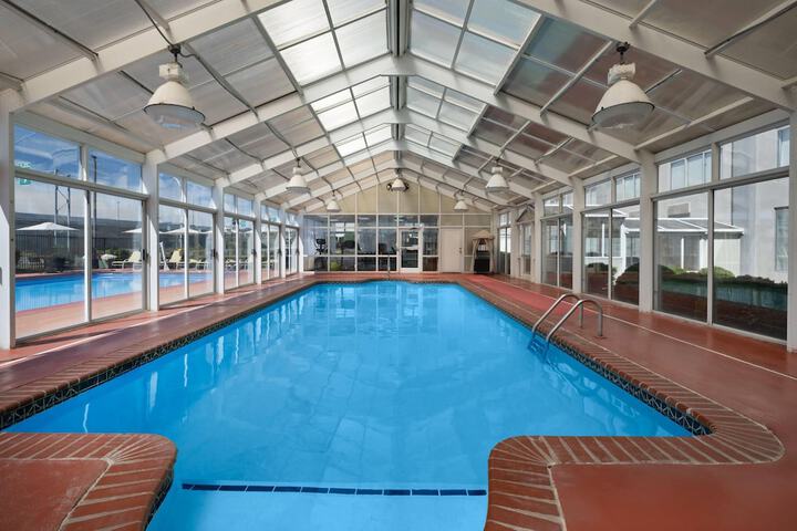 Hotel Pool
