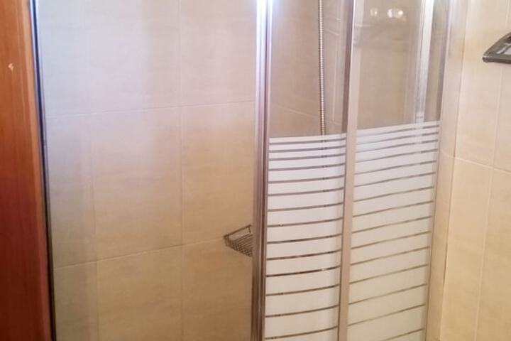 Room 8 of 22