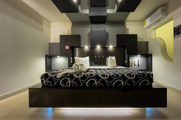 Room 10 of 42