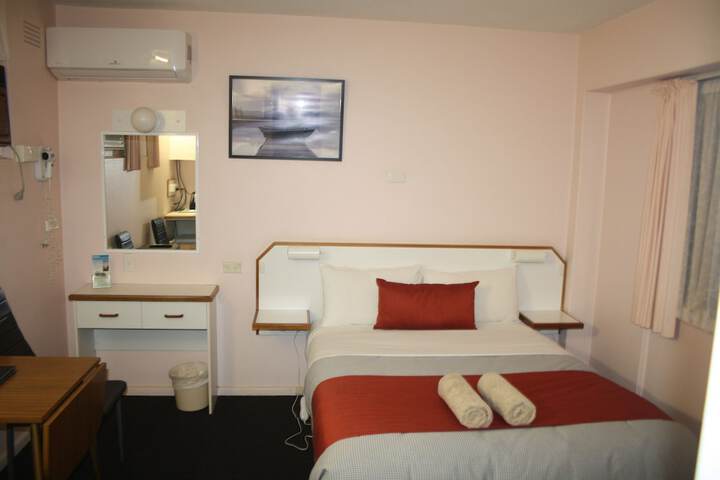 Room 5 of 46