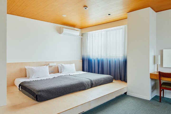 Room 12 of 131