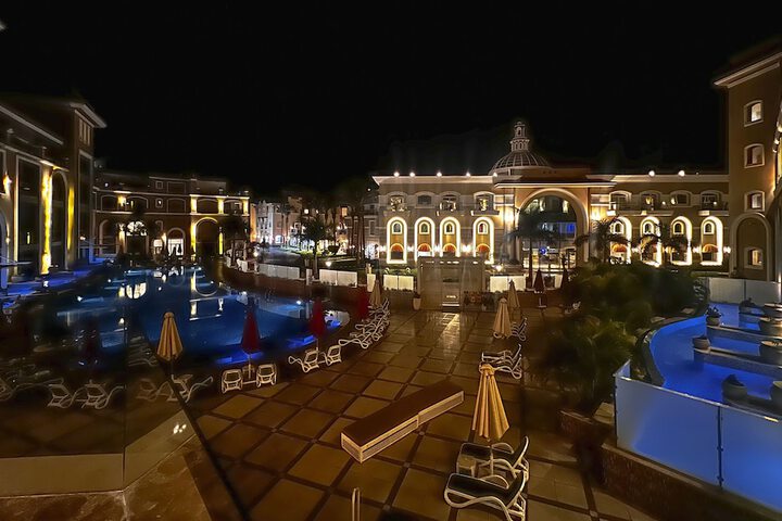 Pool 90 of 120