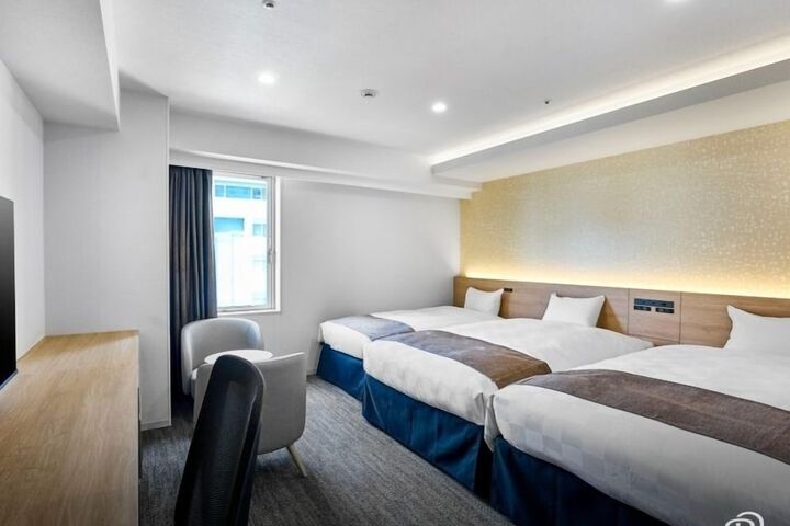 Room 10 of 25
