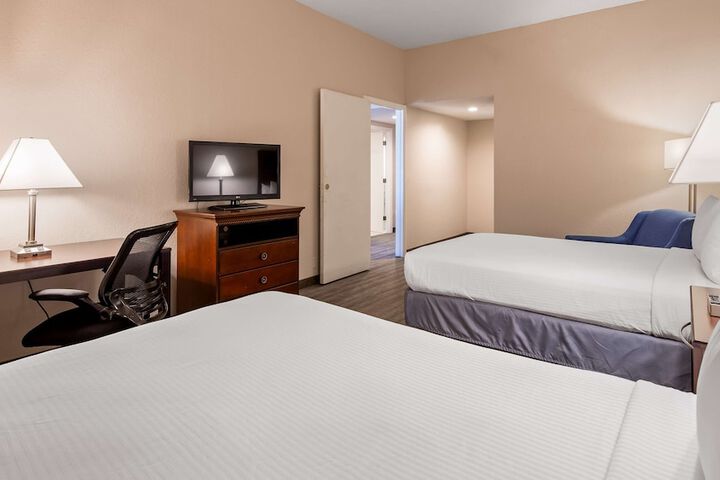 1 King Bed Communication Assistance Full Breakfast (7 of 11)