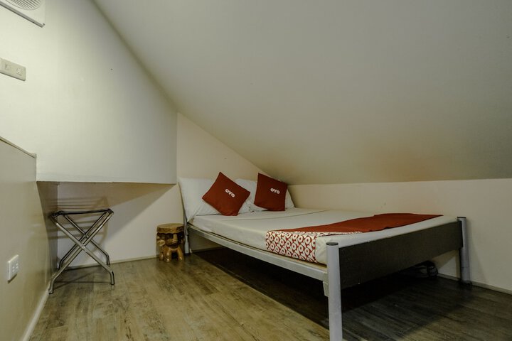 Room 10 of 44