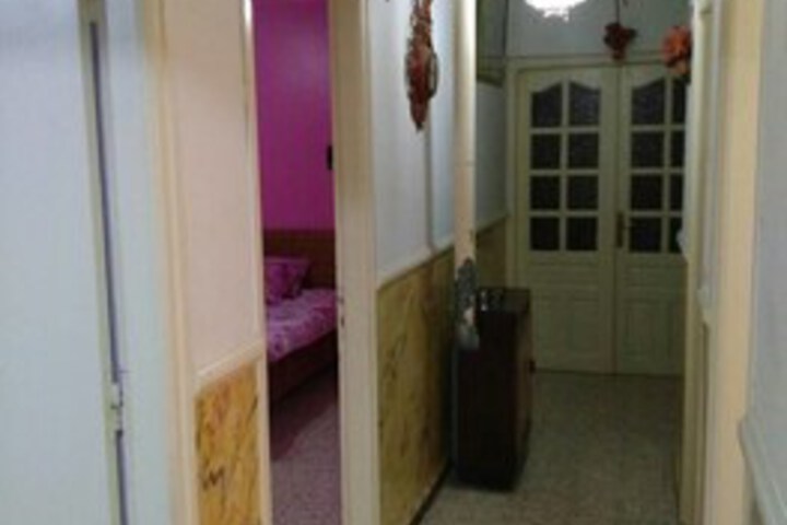 Room 5 of 11