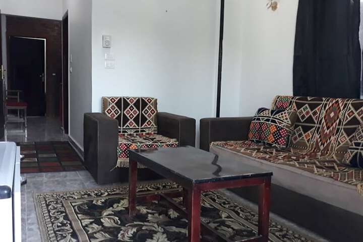 Room 32 of 83