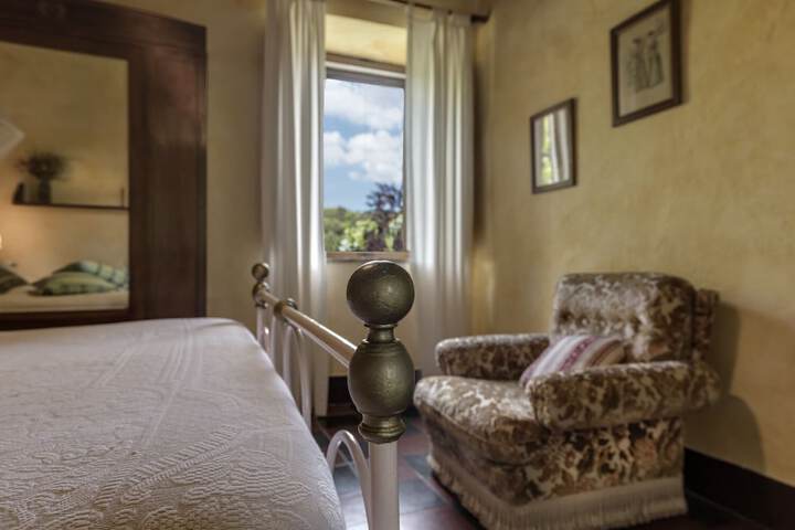 Room 28 of 145