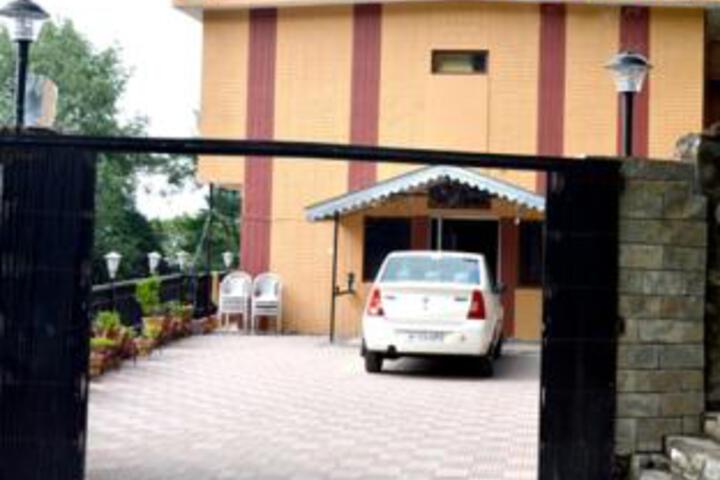 Puri Hotel Kasauli