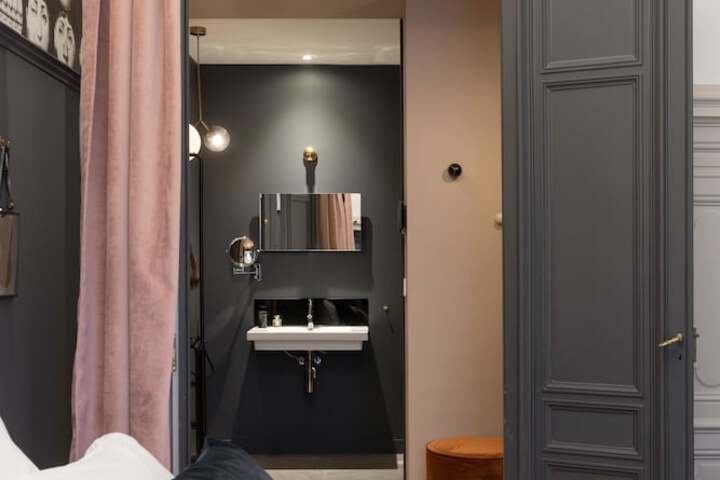 Room 60 of 780