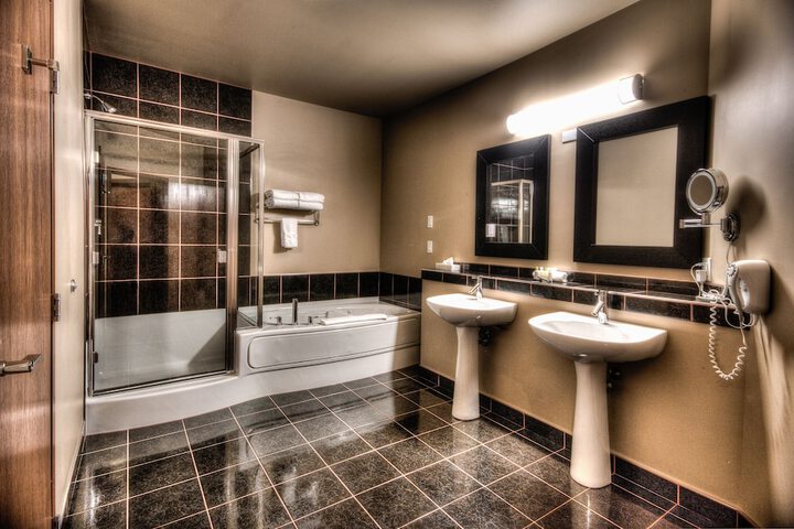 Deep soaking bathtub