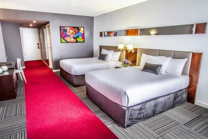 Room 9 of 37