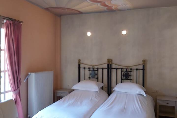 Room 78 of 446
