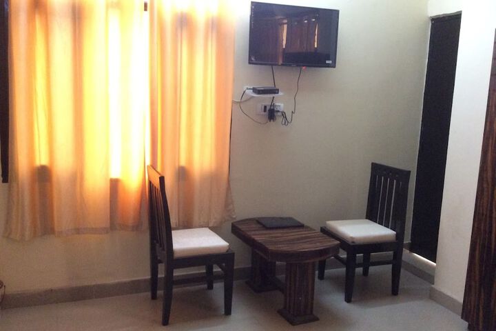 Room 3 of 16