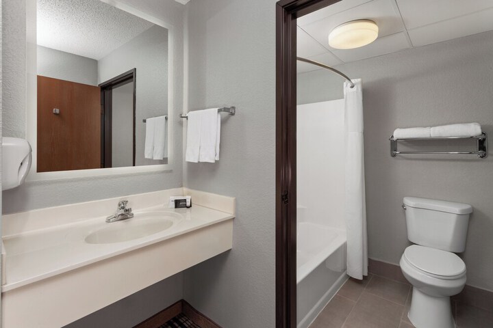 Room 34 of 59