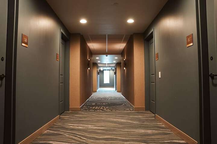 Ballroom/Hall 30 of 34