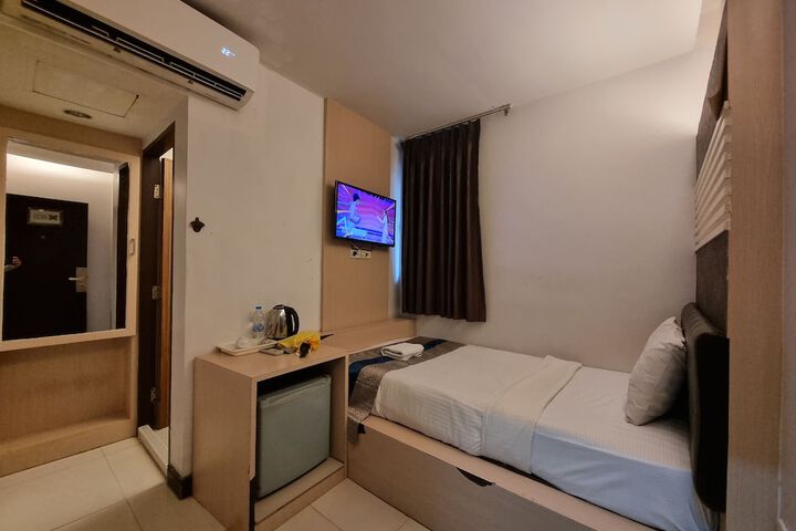 Room 20 of 37