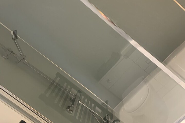 Room 13 of 19