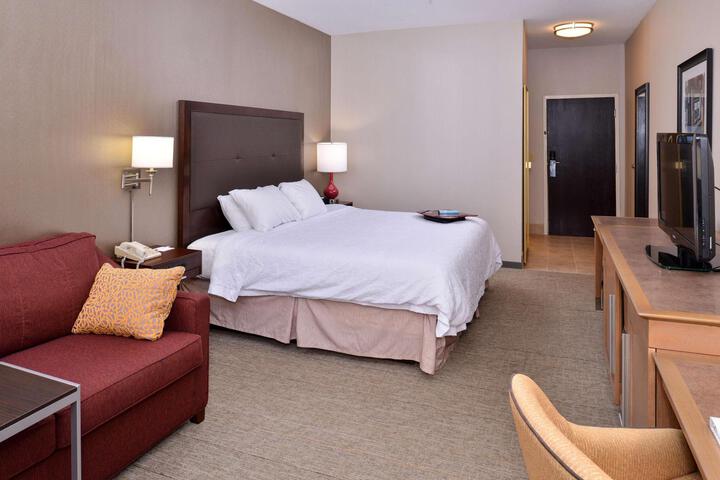 2 Queen Beds (9 of 12)