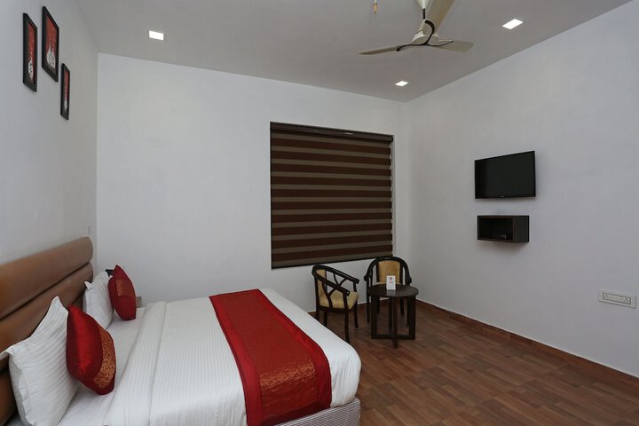 Room 15 of 25