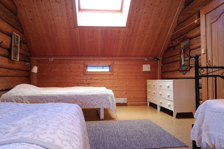 Room 8 of 42