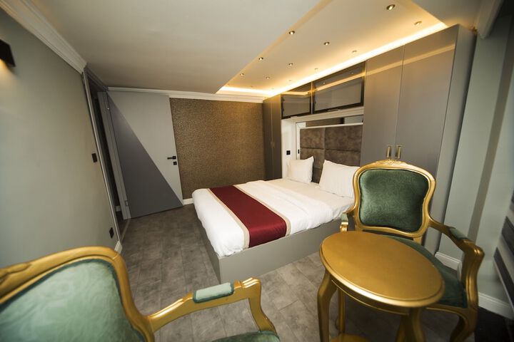 Room 13 of 60