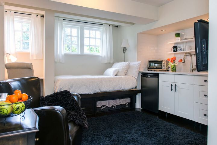Room 25 of 102