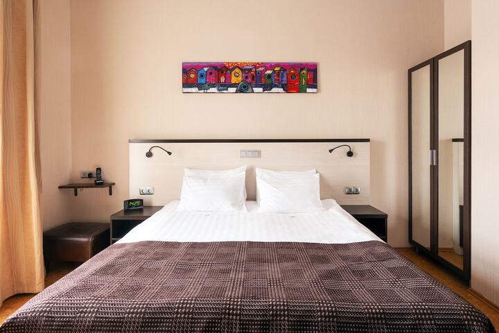 Room 23 of 107