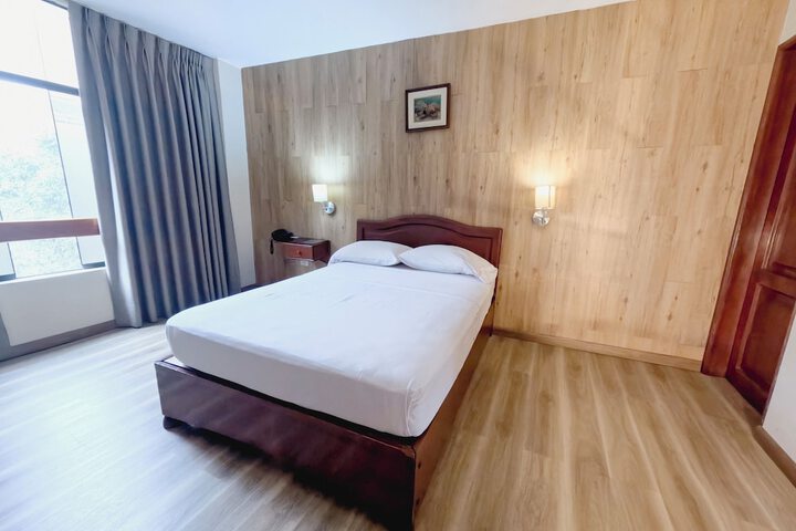 Room 14 of 32
