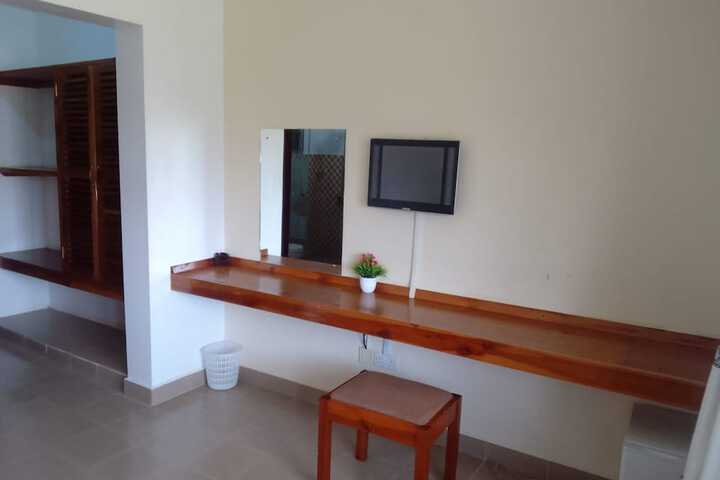 Room 10 of 37