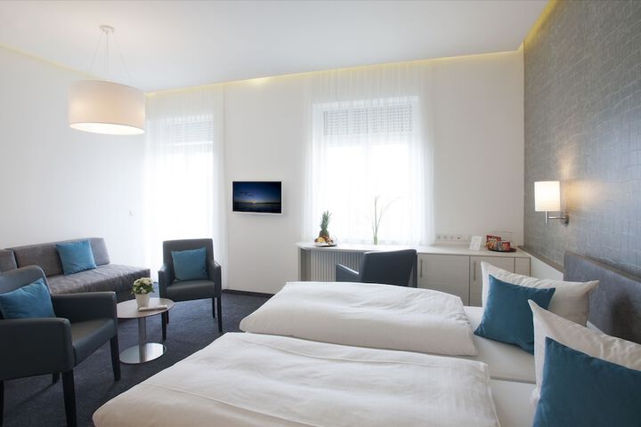 Room 4 of 39