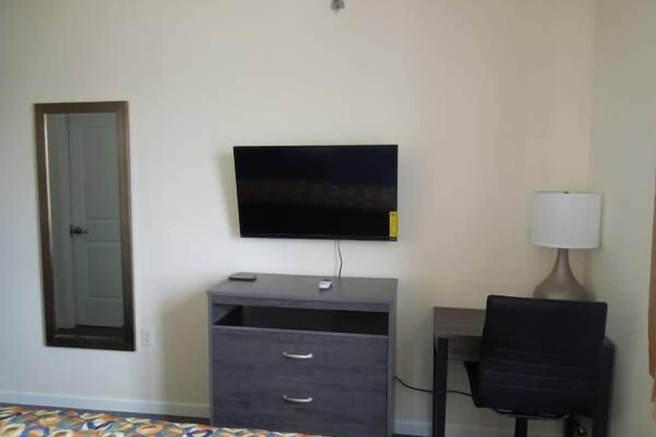 Room 17 of 31